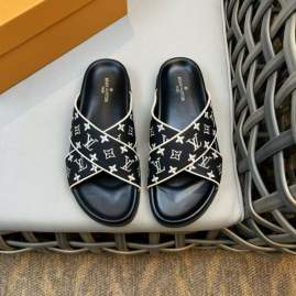 Picture of Louis Vuitton Slippers _SKULVsz38-45mnf03121420